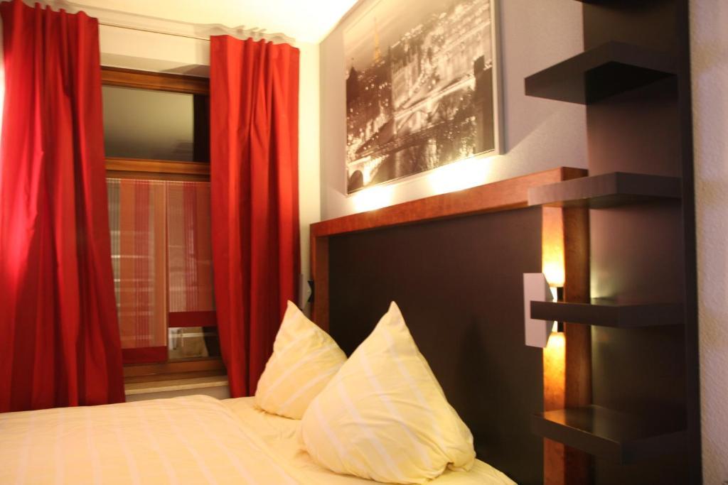 Sl'Otel - Das Stadthotel - Voll Klimatisiert Bernburg Room photo